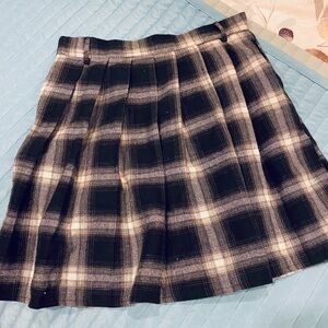 SHEIN Black and white plaid / tartan pleated skirt